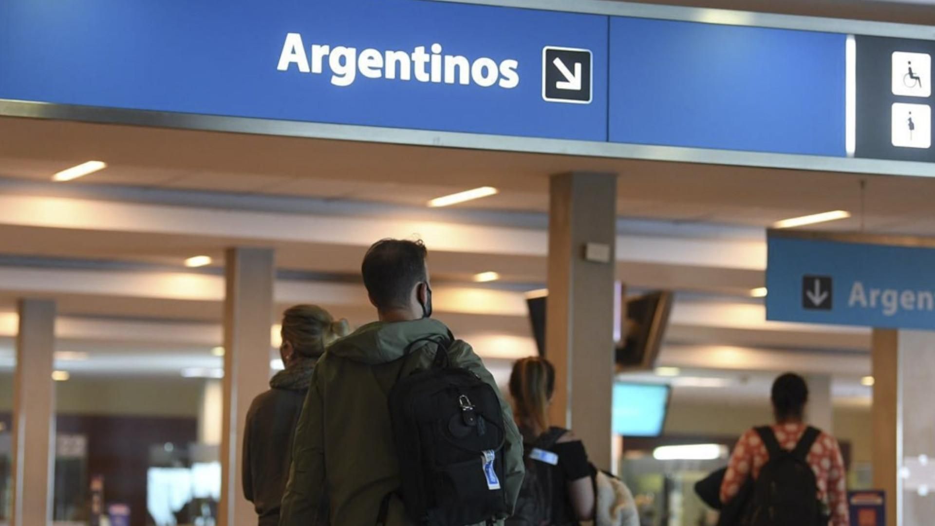 Los argentinos que lleguen del exterior ya no deberán aislarse