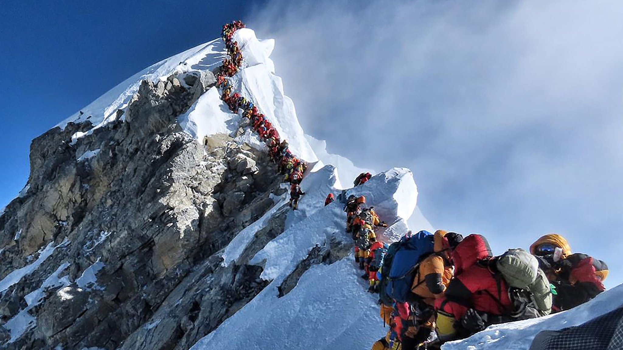 Cuánto cuesta escalar el Everest en 2023