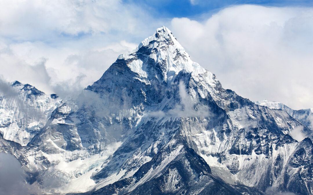 Cuánto cuesta escalar el Everest en 2023