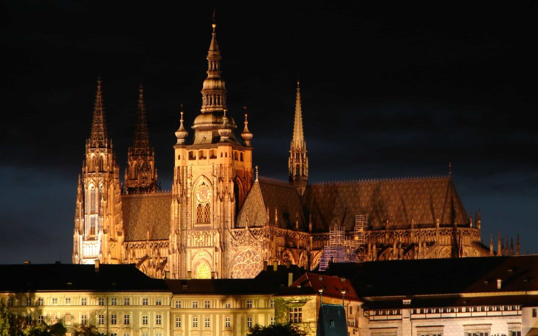 Explorando los Encantos de Praga: un recorrido único entre callejones, iglesias y torres
