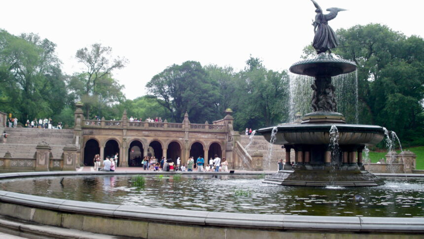 Fuente Bethesda Fountain, ubicada en Central Park