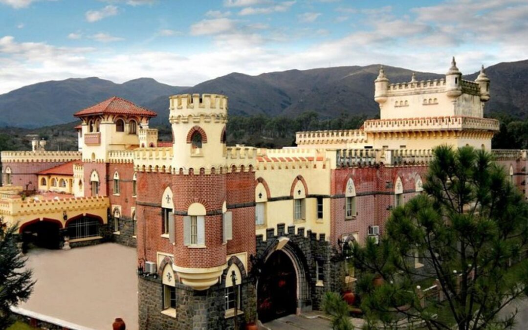 El imponente castillo cordobés que funciona como hotel