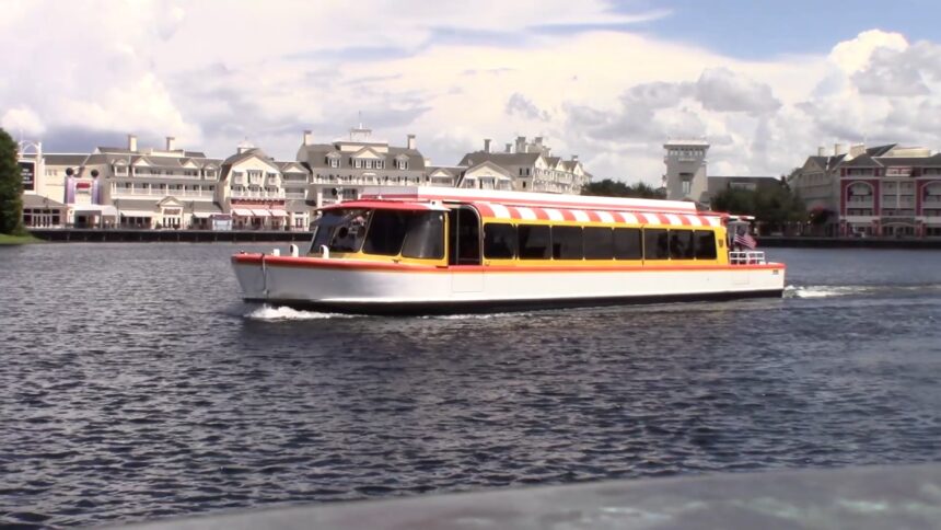 Llegar a tu destino es fácil a bordo del transporte acuático