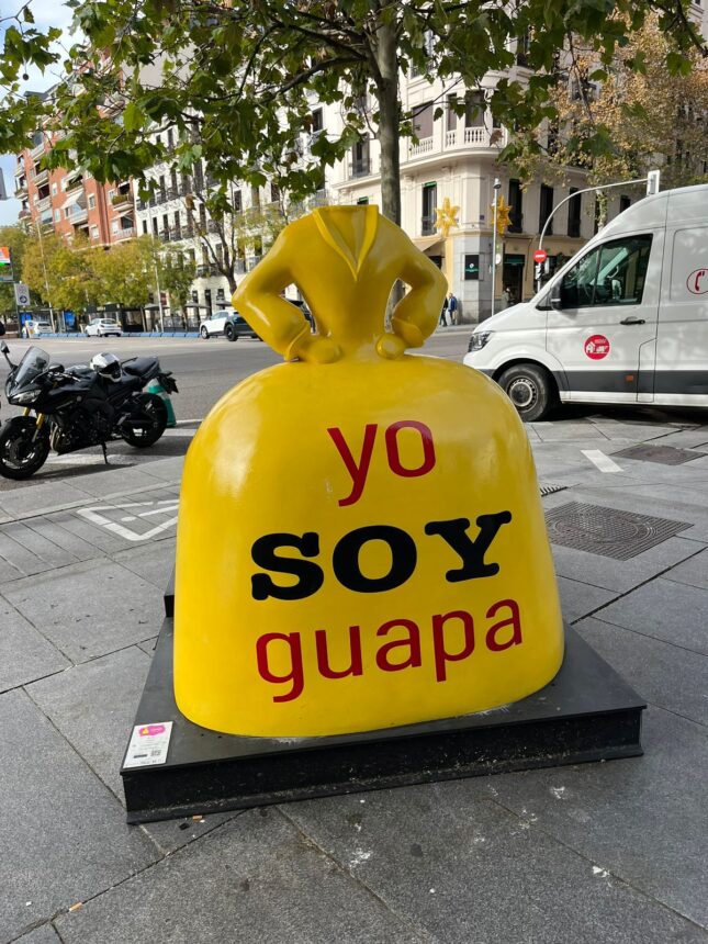 Las Meninas vuelven a las calles: "Yo soy guapa"