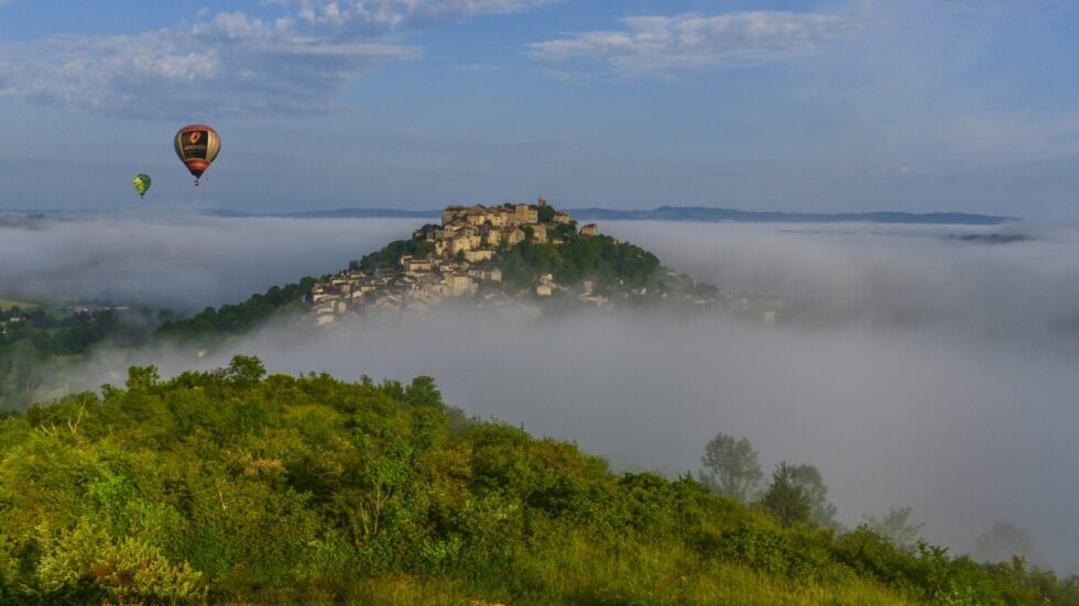 Cordes-sur-Ciel: bienvenidos al pueblo medieval construido sobre el cielo