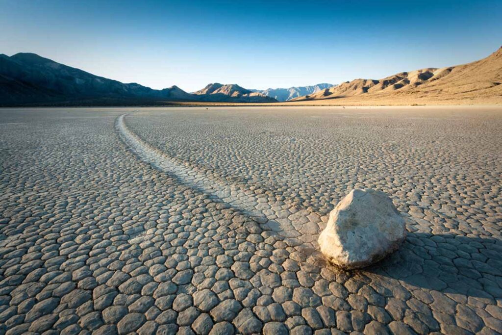 El Valle de la Muerte: el misterio de las rocas que se mueven solas