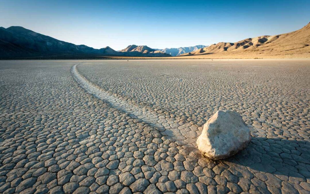 El Valle de la Muerte: el misterio de las rocas que se mueven solas