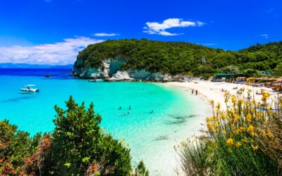 Descubrí las 5 playas secretas más hermosas para disfrutar del verano europeo