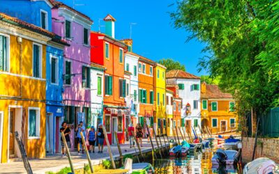 Burano: la isla de mil colores que enamora en Italia