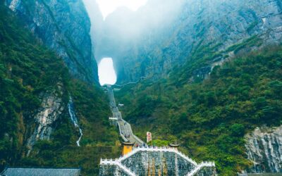 5 destinos con escaleras para tocar el cielo con las manos