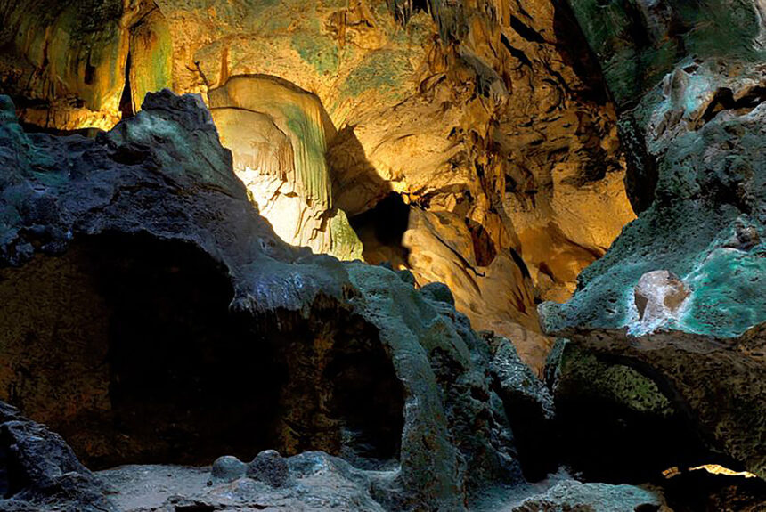 Cuevas de Hato: un viaje al pasado