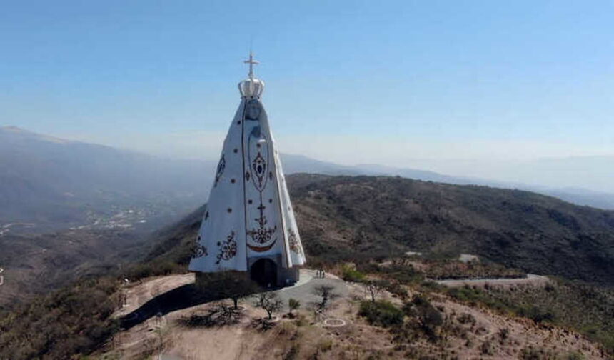 Argentina tiene la Virgen más grande del mundo: supera en altura al Cristo Redentor