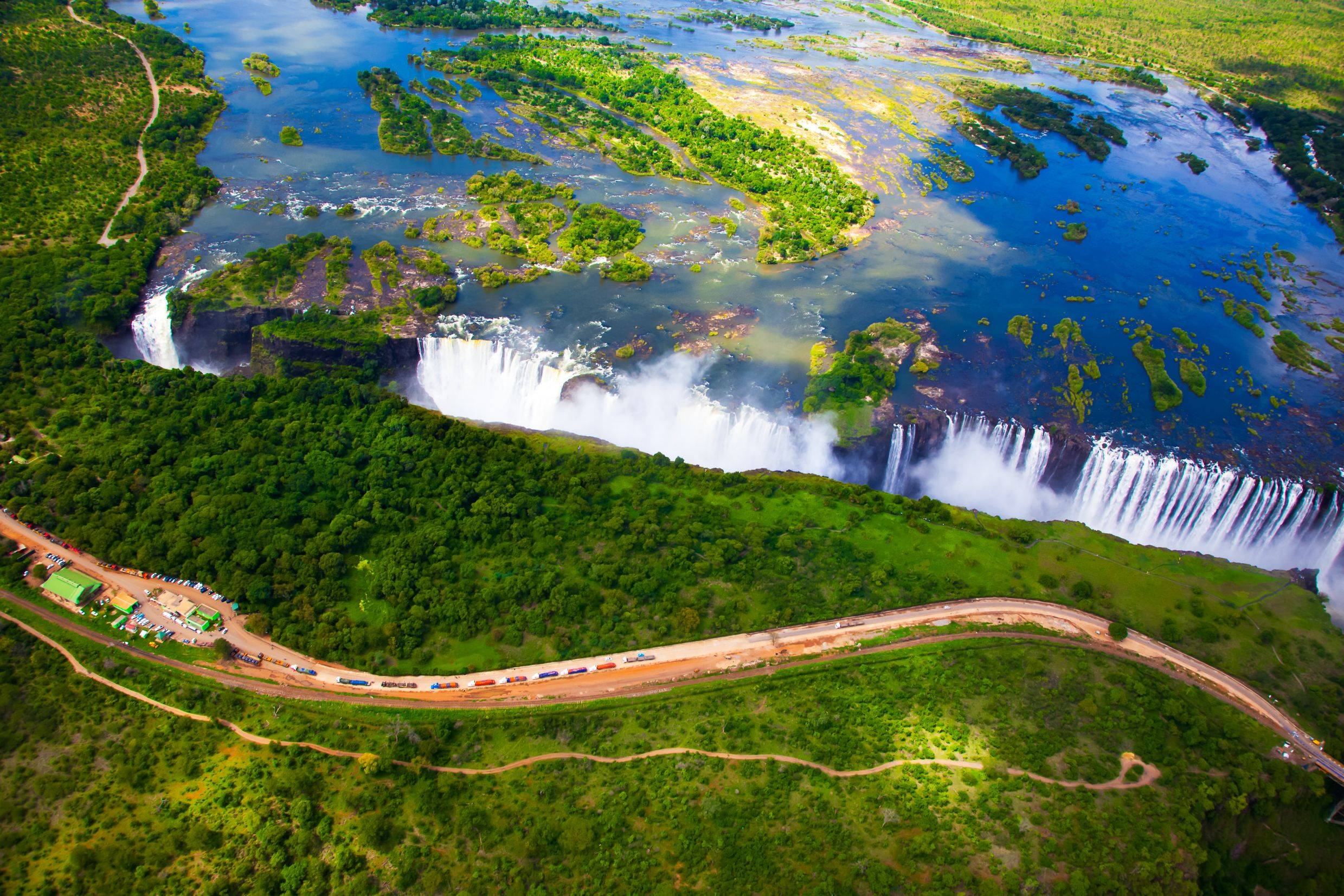 Un viaje que es el destino: las siete rutas más espectaculares del mundo