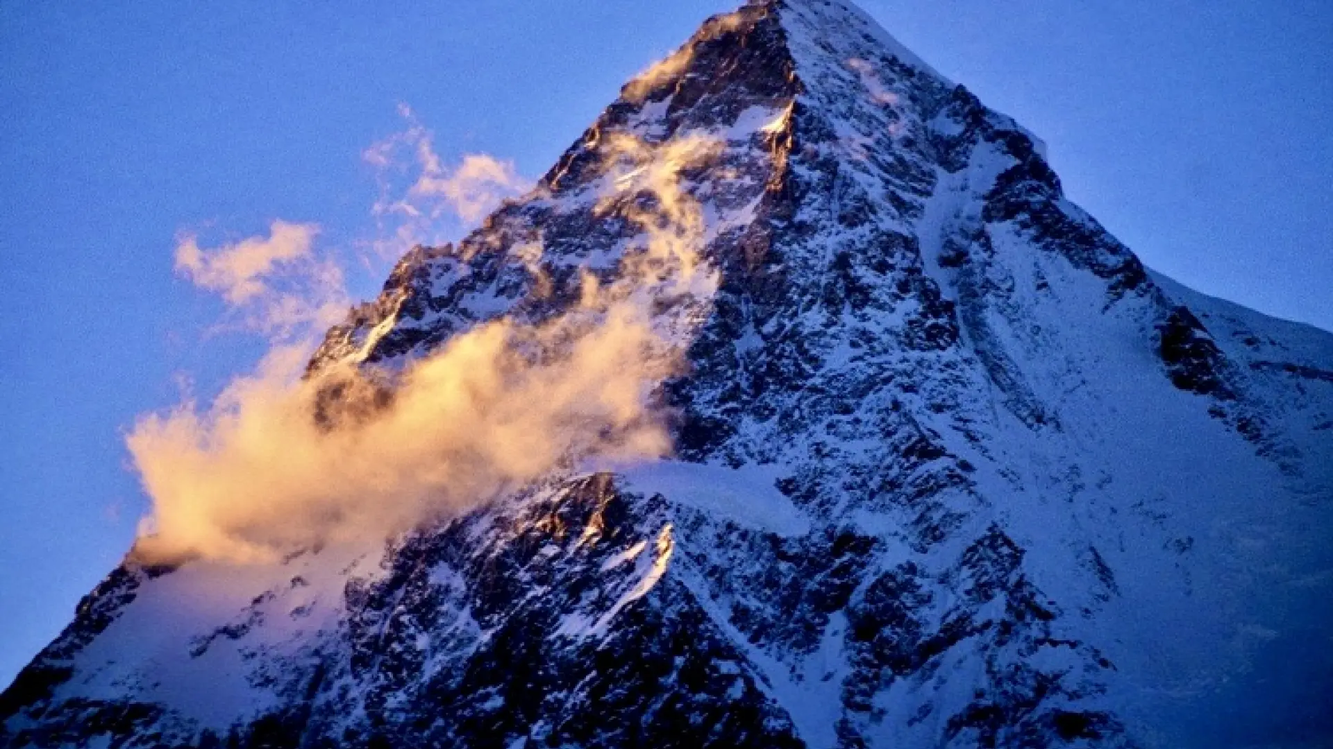 ¿Cuáles son las 10 montañas más altas del mundo? Imagen del K2.