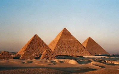 Cuáles son los mitos de las pirámides de Egipto