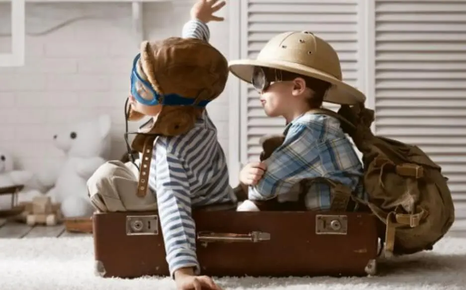 Viajar con chicos: las 10 claves para evitar el estrés en aeropuertos y vuelos largos