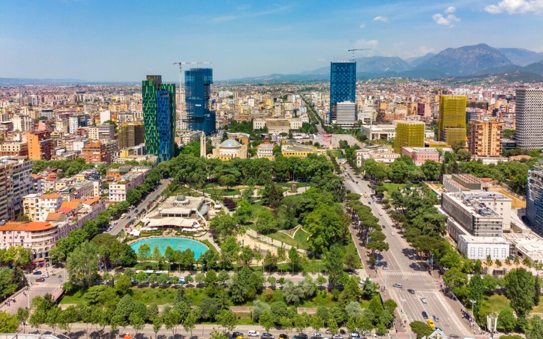 El boom de Albania: qué ver en Tirana, playas del sur y pueblos históricos