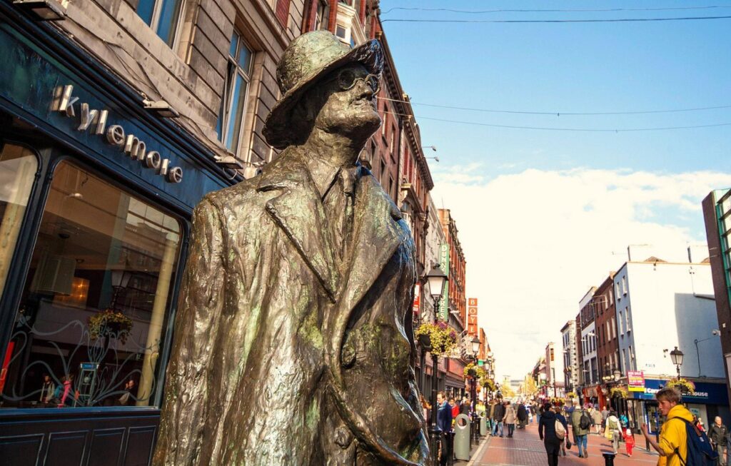 Turismo literario: viajar siguiendo las huellas de escritores y grandes historias