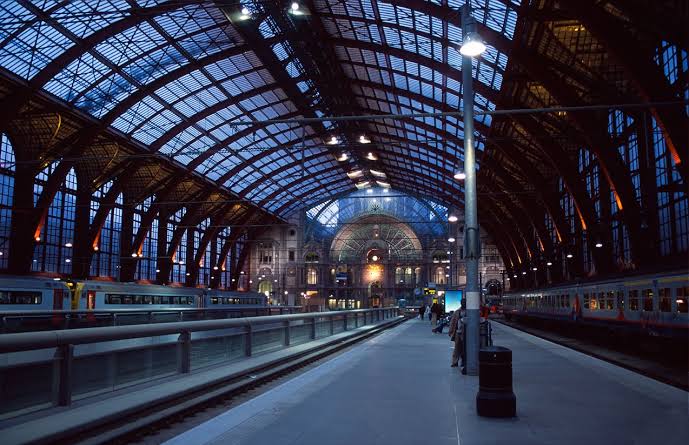 Los trenes nocturnos que permiten descubrir paisajes completamente diferentes