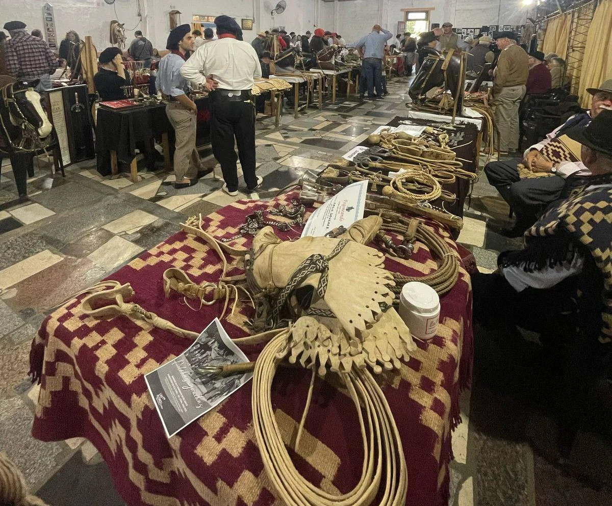 Turismo de oficios: viajes para aprender a hacer cerámica, cuchillos, textiles, quesos o instrumentos tradicionales